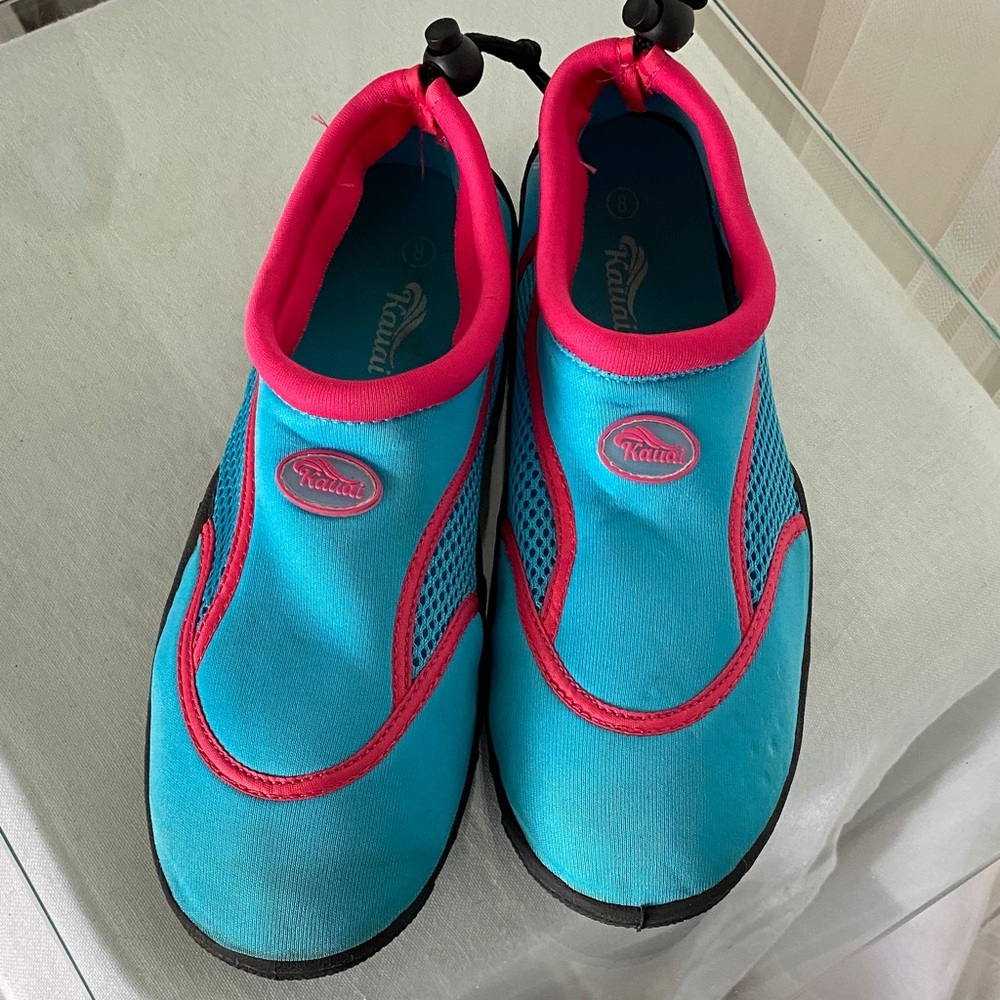 Woman’s Kauai Aqua Shoes - Blue and Pink
Size 8